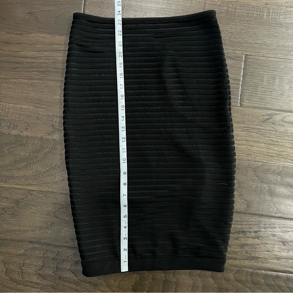 Ava. Pencil Skirt - Picture 8 of 9